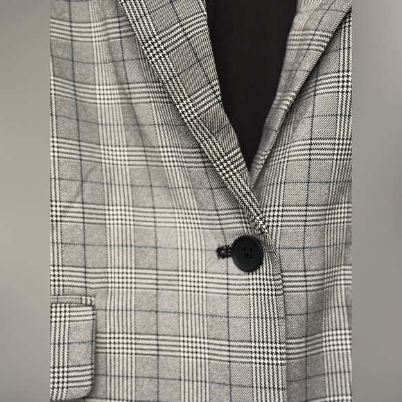 Steve Madden Easy Fit Blazer - Picture 3 of 9